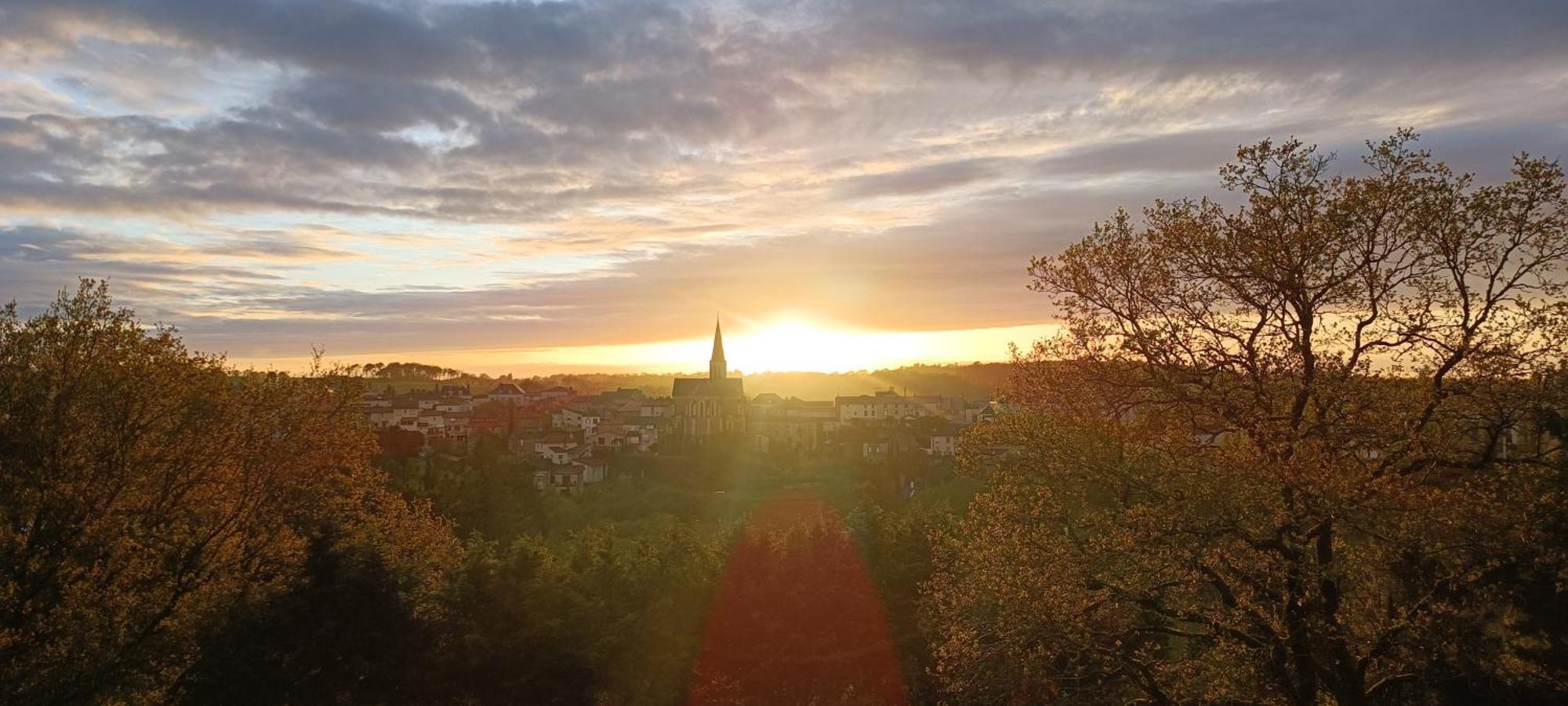 Gite De Charme Atypique Vue Panoramique Montrevault Eksteriør bilde