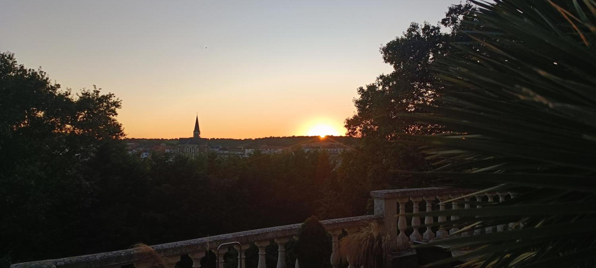 Gite De Charme Atypique Vue Panoramique Montrevault Eksteriør bilde